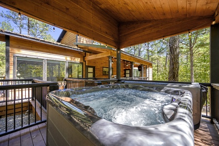 Looking to relax? The hot tub is ready. Enjoy the peace and serenity surrounded by nature.