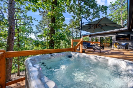 The private hot tub here comes with a view. Don't know about you, but I could relax here for days, so book a few or a week long stay!