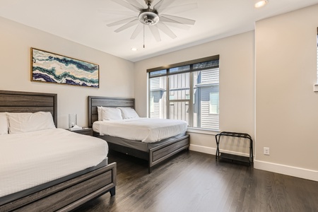 Loft Area with two queen beds