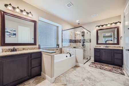 7243 Neblina Dr - 21 Primary Bathroom