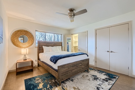 Master Bedroom with queen sized bed