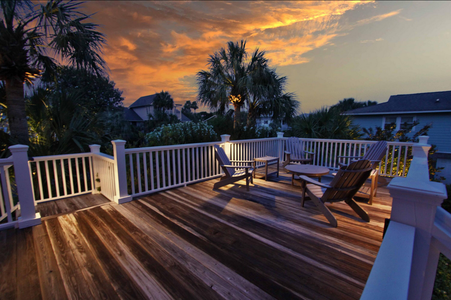 Sitting area overlooking pool