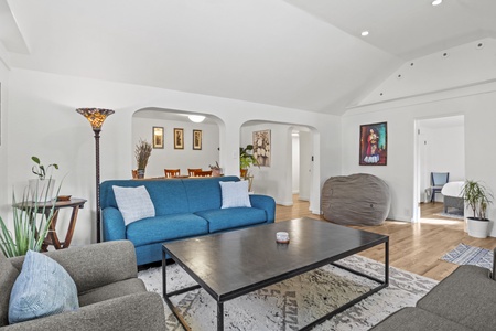 Spacious living room
