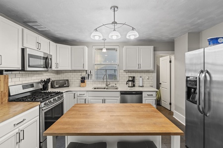 Fully equipped kitchen