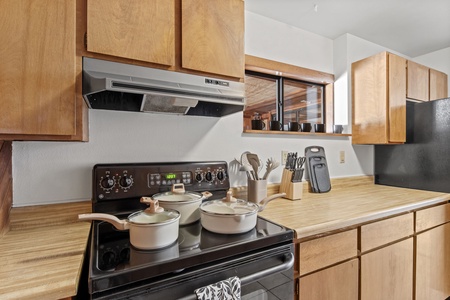 Stove and cookware