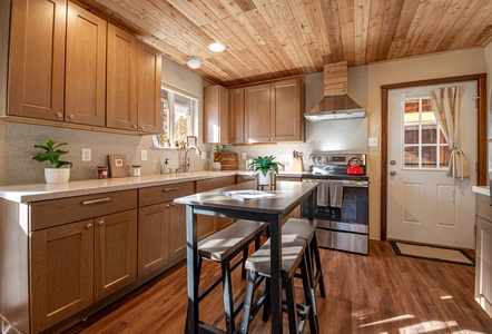 Kitchen with seating and kitchen island