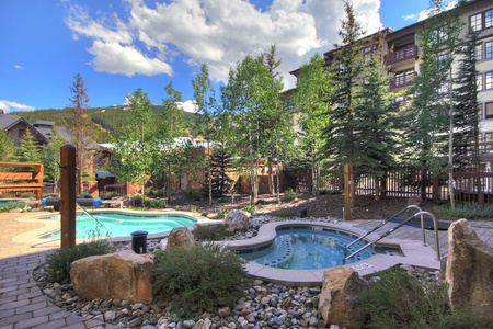 Nice hot tubs located in the back of Passage Point, makes for a great place to unwind after a day of skiing.