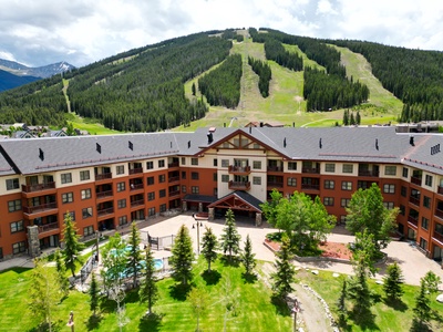 Copper Springs offers easy access to East Village slopes!