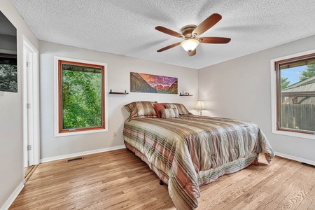 This home features a primary suite with a king-bed.