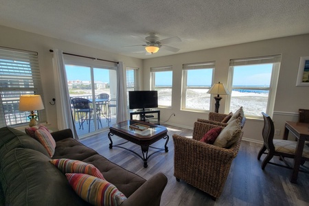 La Vista - living room with a view of the gulf.