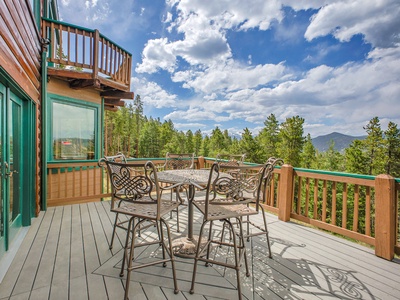 ...And dine under the stars.