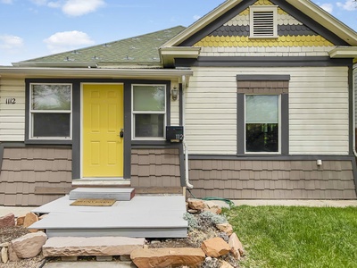 Quaint, cute cottage close to downtown. 