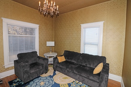 Parlor with queen sofa sleeper