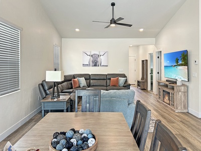 Open floor plan for dining and visiting together