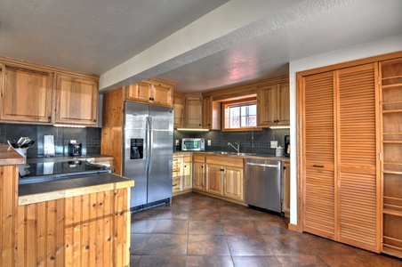 Full kitchen with state-of-the-art amenities.