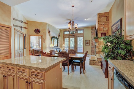 Kitchen/Dining area