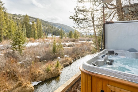 Private Hot Tub on Back Deck