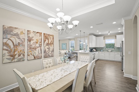 Dining room table seats 6