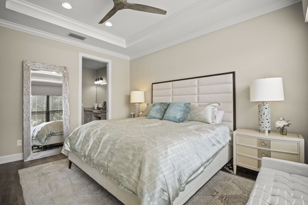 Main king bedroom
