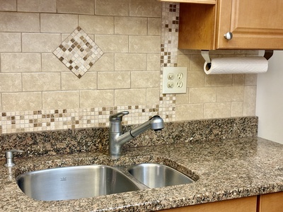 Kitchen stainless steel sink