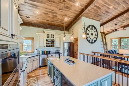 Spacious kitchen with a view!