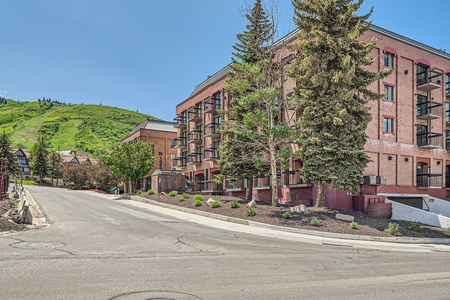 Exterior of the Shadow Ridge Hotel