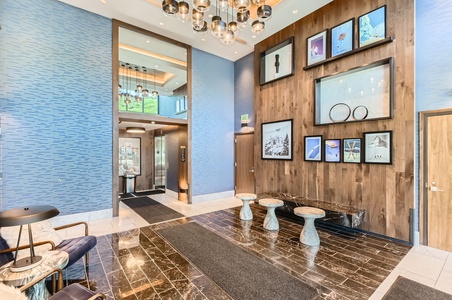 2303 Deer Hollow Rd 1233 - Web Quality - 003 - 03 Foyer