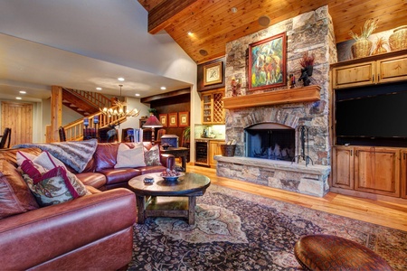 Living Room with fireplace