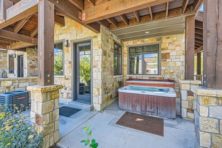 Private Hot Tub on Back Patio