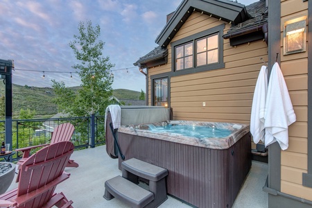 Upstairs Hot Tub with Stunning Panoramic Views