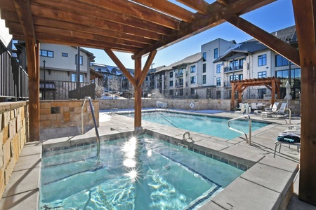 Community Pool and Hot Tub!