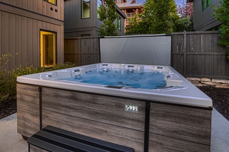 Brand New Private Hot Tub!