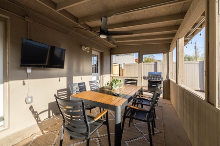 Outdoor Covered Dining and BBQ