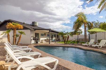 A private, backyard retreat w/ complimentary heated swimming pool