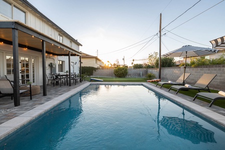 Year round sparkling heated pool! Yes kids, you can jump!