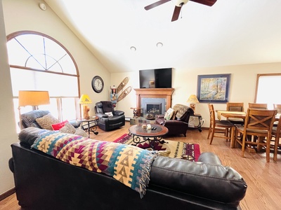 Heavenly Pines Estes Park, Gather the family and cozy up to the electric fireplace!