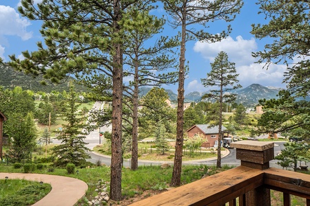 Solitude Cabins by SkyRun, Bear Den, View of mountains from deck. orig