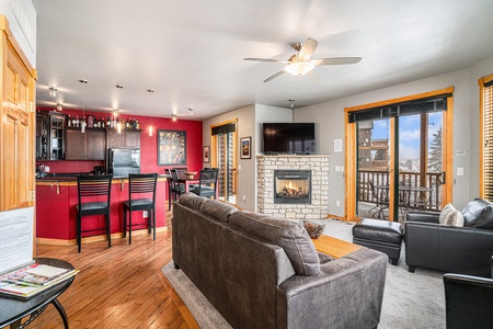 41B Nakai Peak Estes Park Vacation Rental at Marys Lake, Living Room with fireplace and sleep sofa