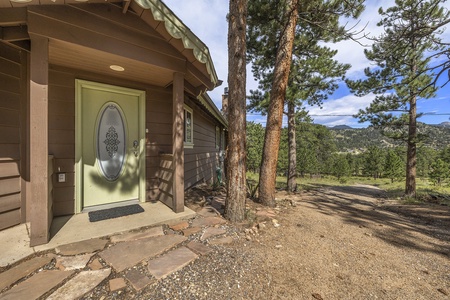 Kittery West Estes Park, Exterior front door.