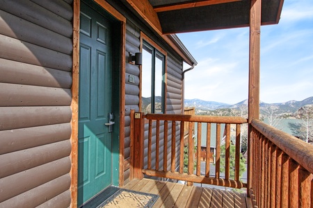 Private deck with spectacular mountain views!