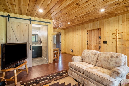 Frontier Mountain Retreat Estes Park, Living room.