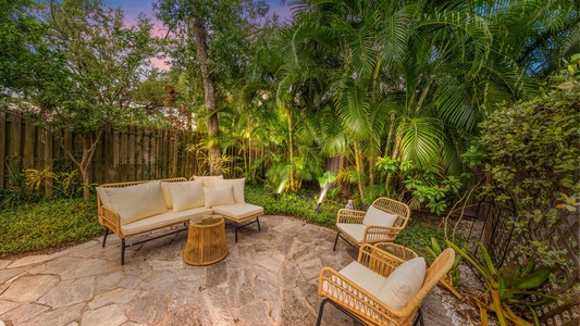 Unwind in the comfortable private outdoor oasis, the perfect spot for evening cocktails or relaxing with friends and family.