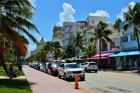 Property building sits on the famous Ocean Drive strip, steps from the ocean and with plenty of restaurants and shoppes to choose from