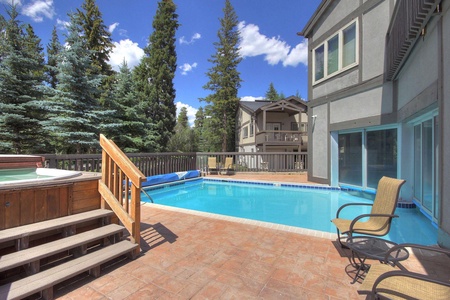 Outdoor hot tub & pool