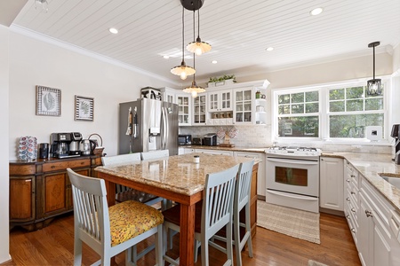 Beautiful and fully stocked kitchen with large island