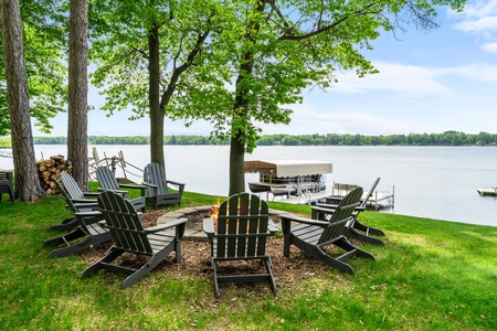Direct access to the lake from backyard