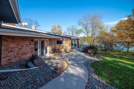 Path from driveway to front entrance