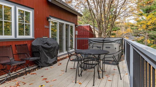 Private Hot Tub and patio with gas grill