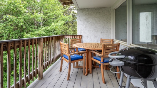 Dine Al Fresco on the Deck