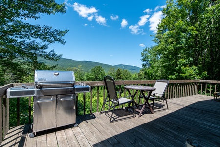 Enjoy Mountain Views from the deck in Summer